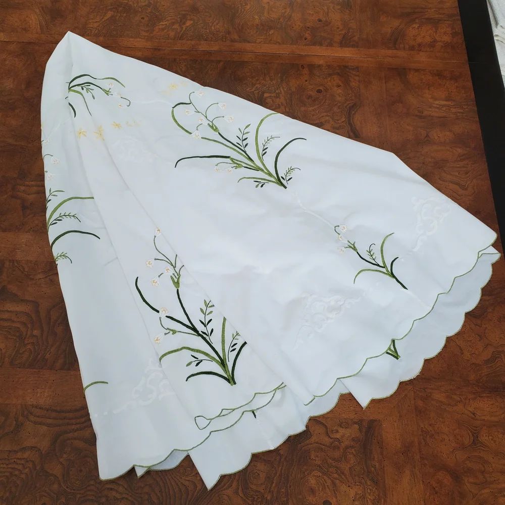 Tablecloth - Round Embroidered Garden Design